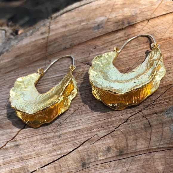 Texture Hoop Earrings! - Picture 5 of 7